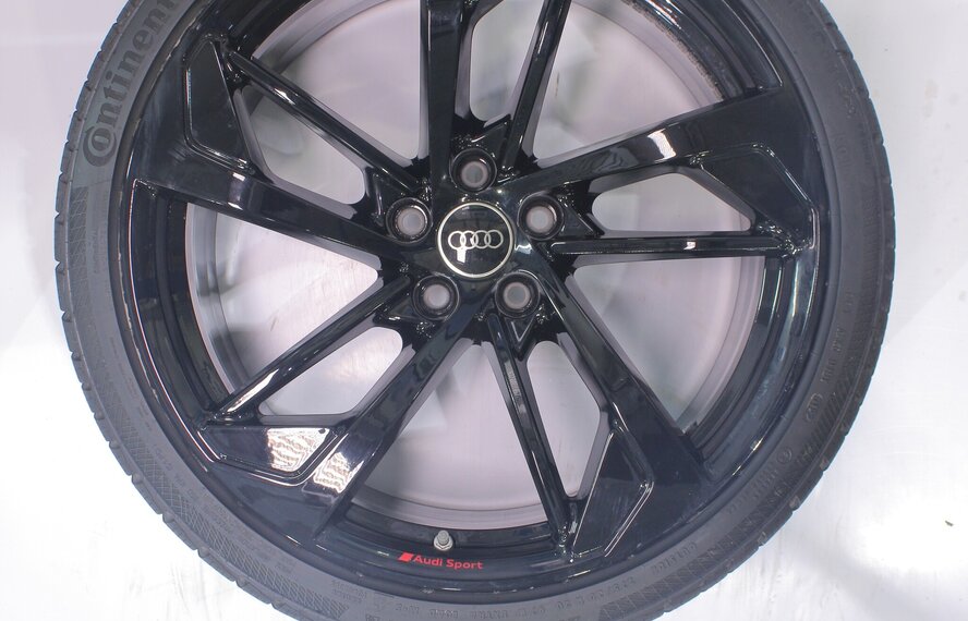 Audi Audi RS4 20 Zoll Felgen Continental Winterkompletträder Original