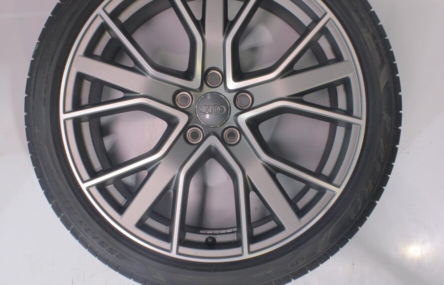 Audi Audi A4 S4 B9 8W 19 Zoll Felgen Pirelli Sommerkompletträder Original