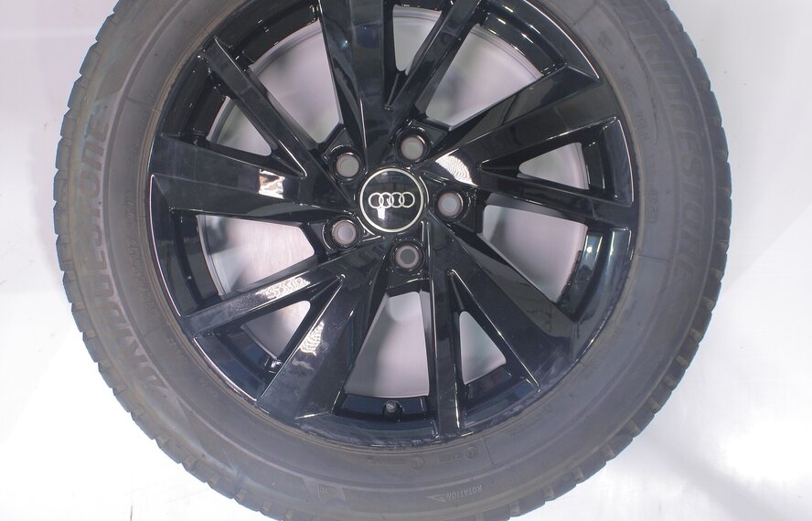 Audi Audi Q2 81A 17 Zoll Felgen Bridgestone Winterkompletträder Original
