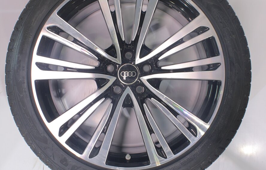 Audi Audi A8 4N 20 Zoll Felgen Goodyear Winterkompletträder Original