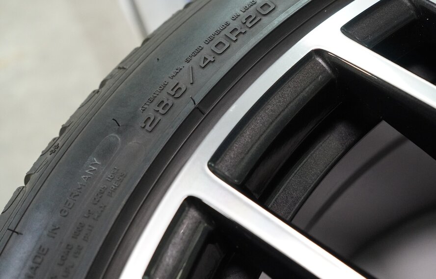Audi Audi e-tron GT 20 Zoll Felgen Goodyear Winterkompletträder Original