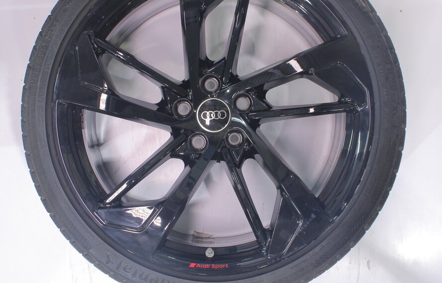 Audi Audi RS4 RS5 B9 20 Zoll Felgen Continental Winterkompletträder Original