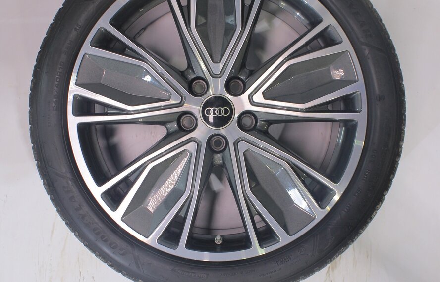 Audi Audi A5 S5 B10 19 Zoll Felgen Goodyear Winterkompletträder Original