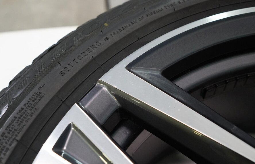 BMW BMW 4 er i4 G26 853 18 Zoll Felgen Pirelli Winterkompletträder Neu Original