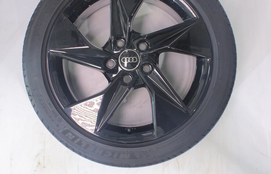 Audi Audi A3 S3 8Y 8V 17 Zoll Felgen Michelin Sommerkompletträder Original