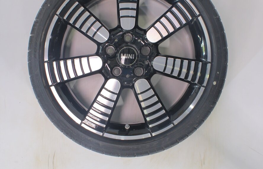 Mini Mini Cooper / S / One / Cabrio F55 F56 F57 900 18 Zoll Felgen Pirelli Runflat Sommerkompletträder Original