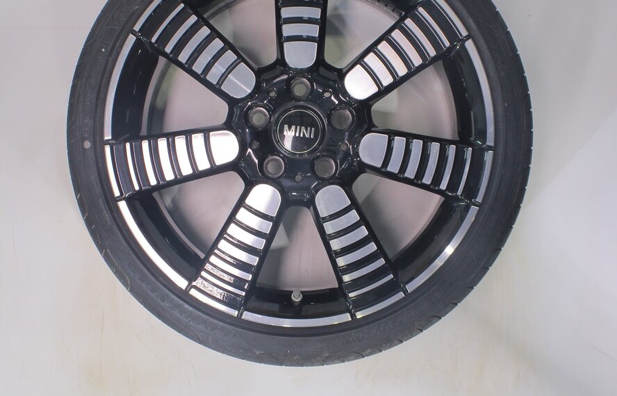Mini Mini Cooper / S / One / Cabrio F55 F56 F57 900 18 Zoll Felgen Goodyear Runflat Sommerkompletträder Original