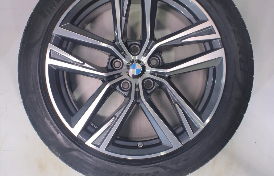 BMW BMW 4 er i4 G26 853 18 Zoll Felgen Pirelli Sommerkompletträder Original