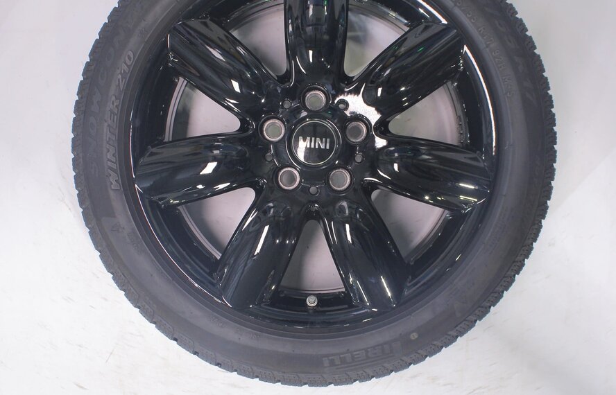 Mini Mini Clubman F54 528 17 Zoll Felgen Pirelli Winterkompletträder Original