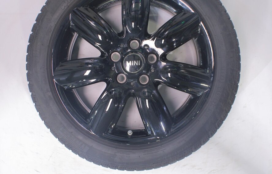Mini Mini Clubman F54 528 17 Zoll Felgen Pirelli Winterkompletträder Original