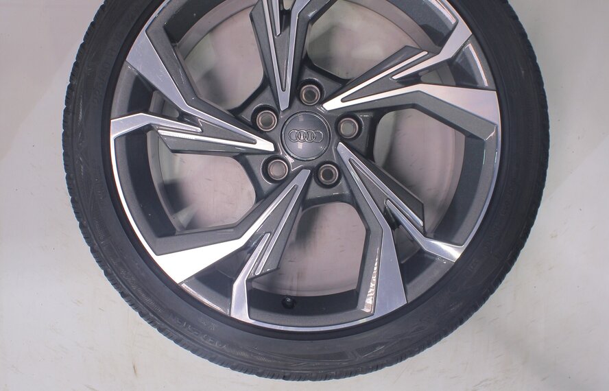 Audi Audi A3 S3 8Y 8V 18 Zoll Felgen Vredestein Winterkompletträder Original