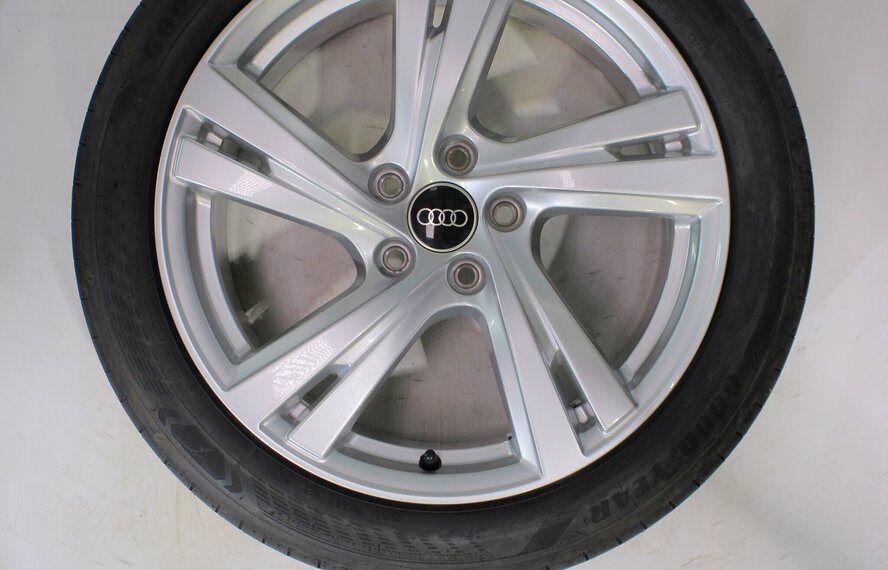 Audi Audi A5 S5 B10 18 Zoll Felgen Goodyear Sommerkompletträder Original