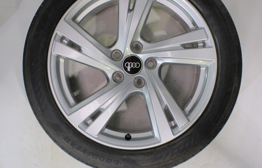 Audi Audi A5 S5 B10 18 Zoll Felgen Goodyear Sommerkompletträder Original