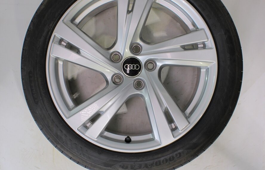 Audi Audi A5 S5 B10 18 Zoll Felgen Goodyear Sommerkompletträder Original