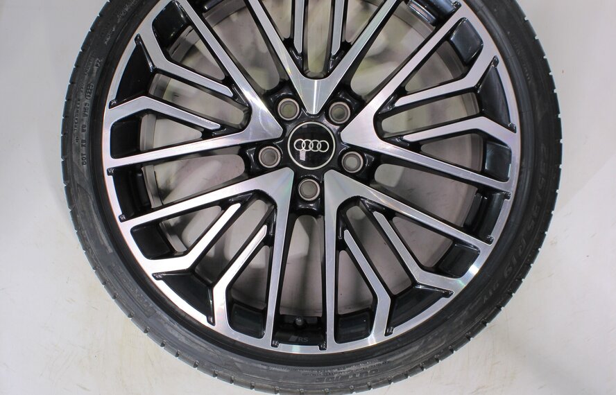 Audi Audi A3 S3 8Y 8V 19 Zoll Felgen Pirelli Sommerkompletträder Neu Original