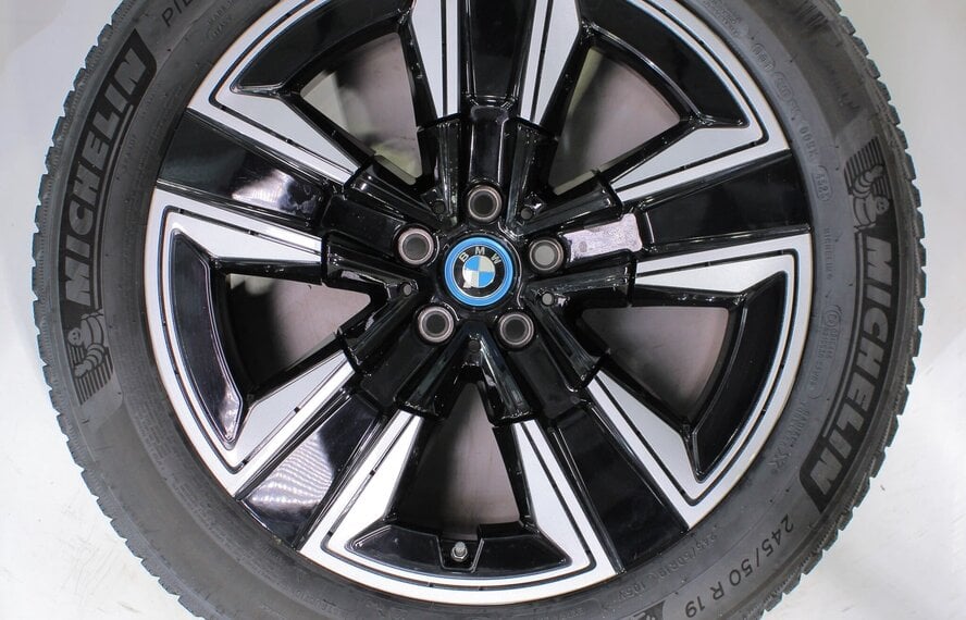 BMW BMW iX3 G08 842 19 Zoll Felgen Michelin Runflat Winterkompletträder Original