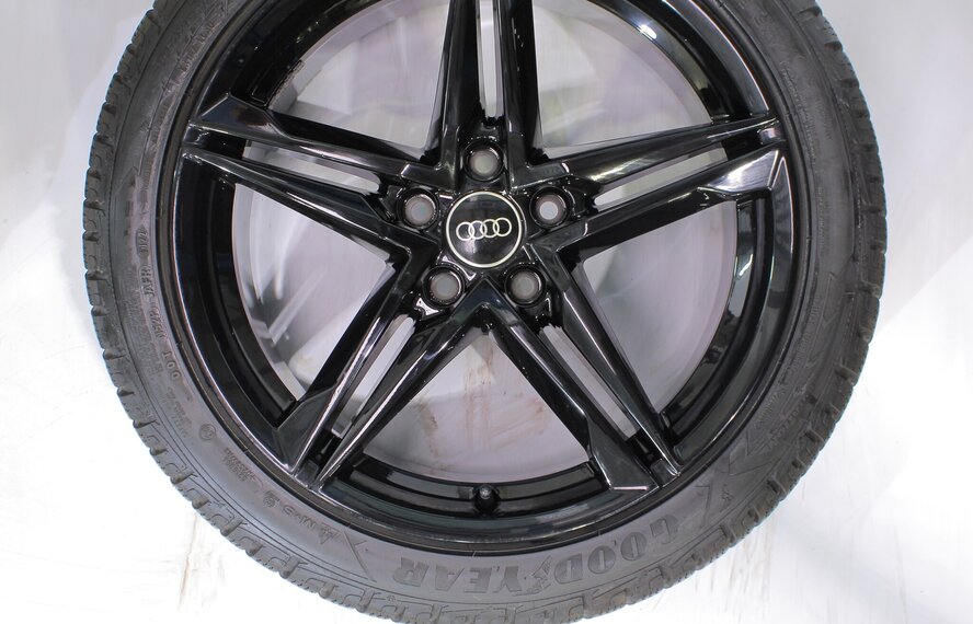 Audi Audi A4 S4 B9 8W 18 Zoll Felgen Goodyear Winterkompletträder Original