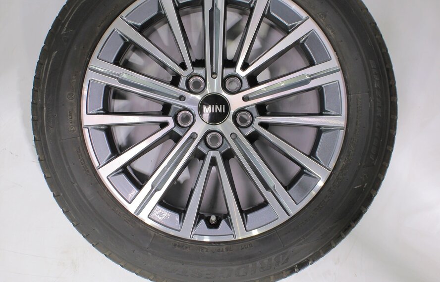 BMW BMW 2er U06 Active Tourer 833 17 Zoll Felgen Bridgestone Winterkompletträder Original