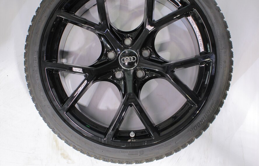 Audi Audi RS3 8Y 19 Zoll Felgen Hankook Winterkompletträder Original