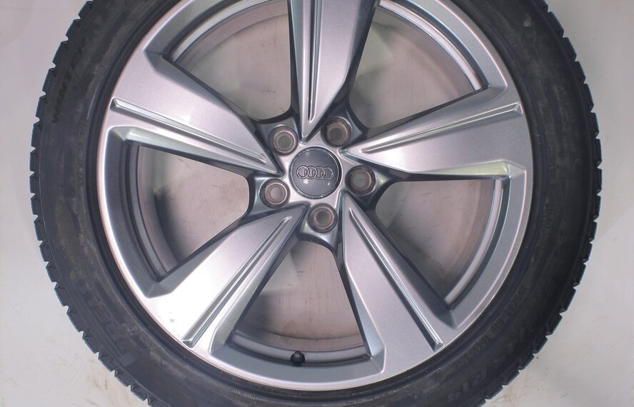 Audi Audi Q3 83H 19 Zoll Felgen Pirelli Winterkompletträder Original