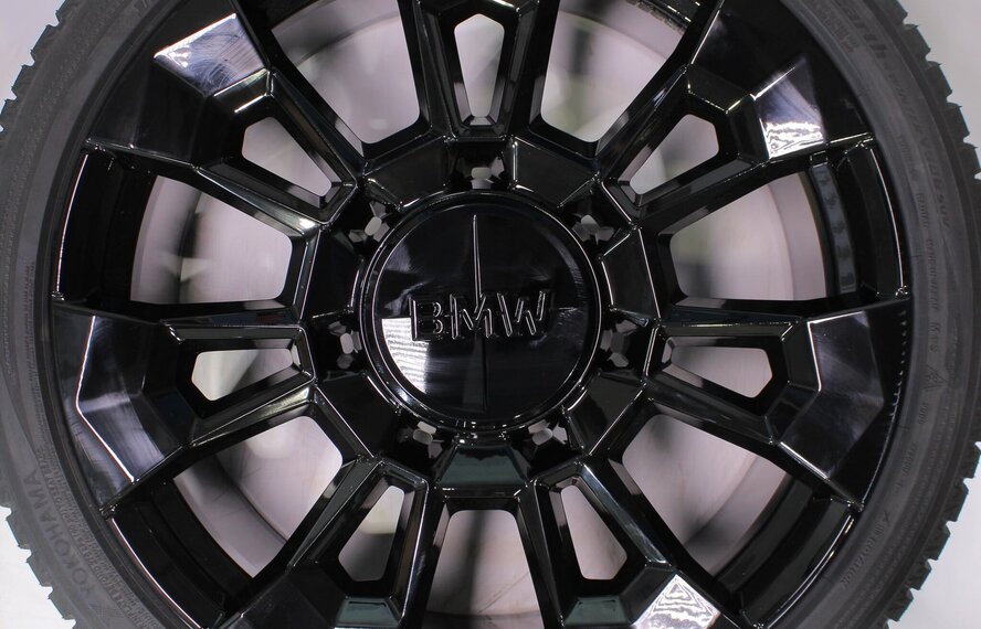 BMW BMW XM G09 923M 23 Zoll Felgen Yokohama Winterkompletträder Neu Original