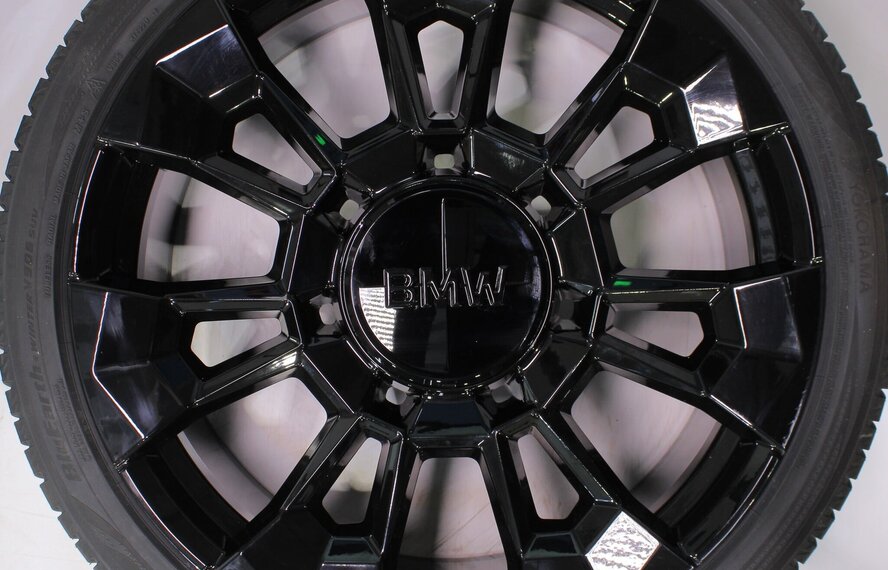BMW BMW XM G09 923M 23 Zoll Felgen Yokohama Winterkompletträder Neu Original