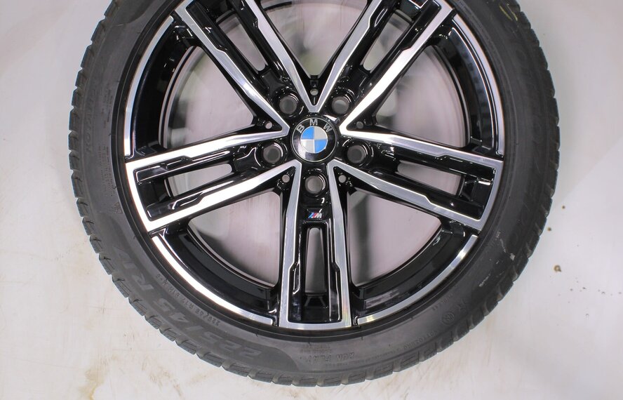 BMW BMW 1 2 er F40 F44 2 er Gran Coupe 550M 17 Zoll Felgen Pirelli Runflat Winterkompletträder Original