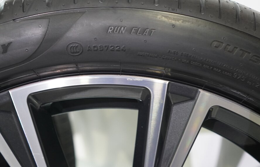 BMW BMW X7 G07 758i 22 Zoll Felgen Pirelli Runflat Sommerkompletträder Neu Original