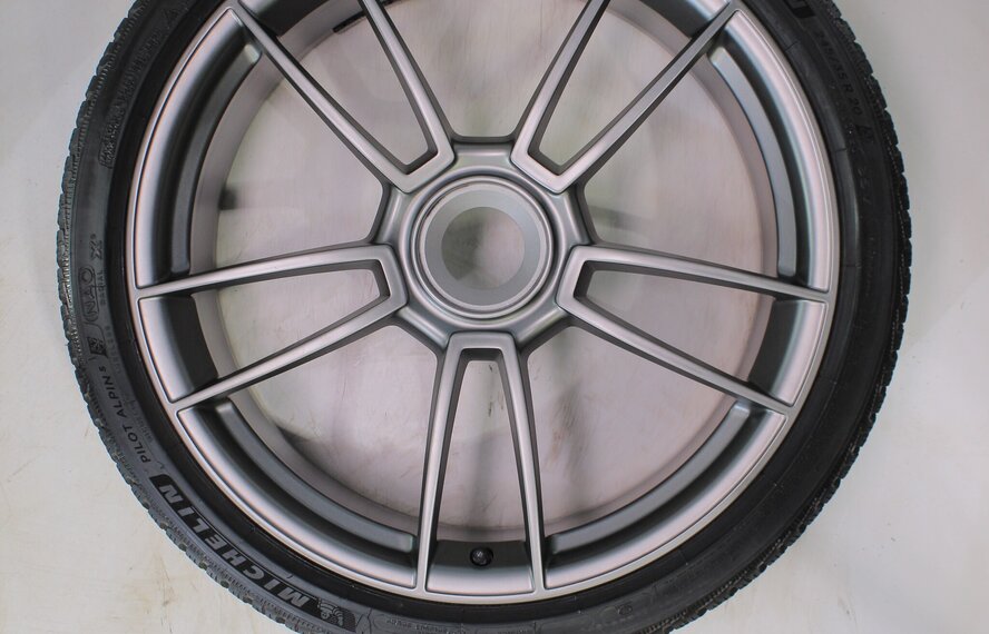 Porsche Porsche 911 992.1 GTS 20 & 21 Zoll Felgen Michelin Winterkompletträder Original