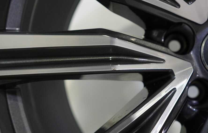 Audi Audi Q8 4M S-line 21 Zoll Felgen Continental Sommerkompletträder Original