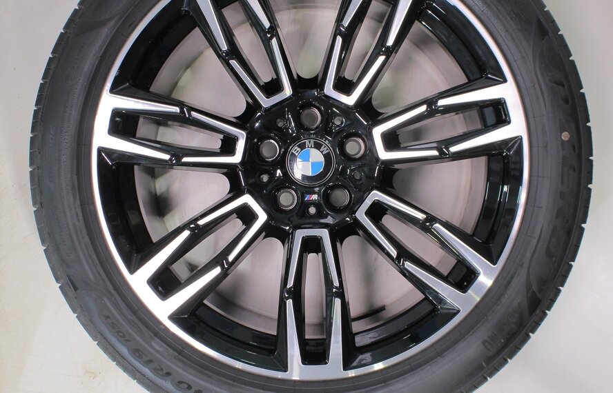 BMW BMW 5er i5 G60 G61 935M 19 Zoll Felgen Pirelli Sommerkompletträder Neu Original