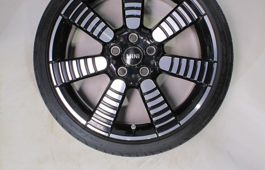 Mini Mini Cooper / S / One / Cabrio F55 F56 F57 900 18 Zoll Felgen Goodyear Runflat Sommerkompletträder neu original