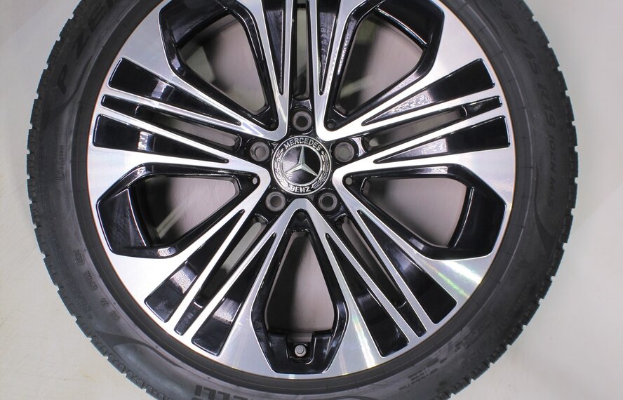 Mercedes Mercedes E-Klasse W214 19 Zoll Felgen Pirelli Winterkompletträder Original