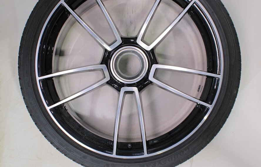 Porsche Porsche 911 992.1 Turbo S 20 & 21 Zoll Felgen Goodyear Winterkompletträder Original