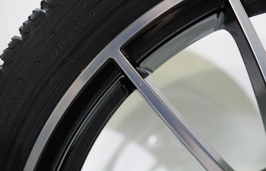 Porsche Porsche 911 992.1 Turbo S 20 & 21 Zoll Felgen Goodyear Winterkompletträder Original