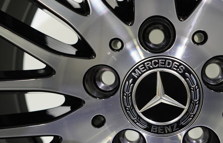 Mercedes Mercedes C-Klasse C206 S206 W206 18 Zoll Felgen Goodyear Winterkompletträder Original