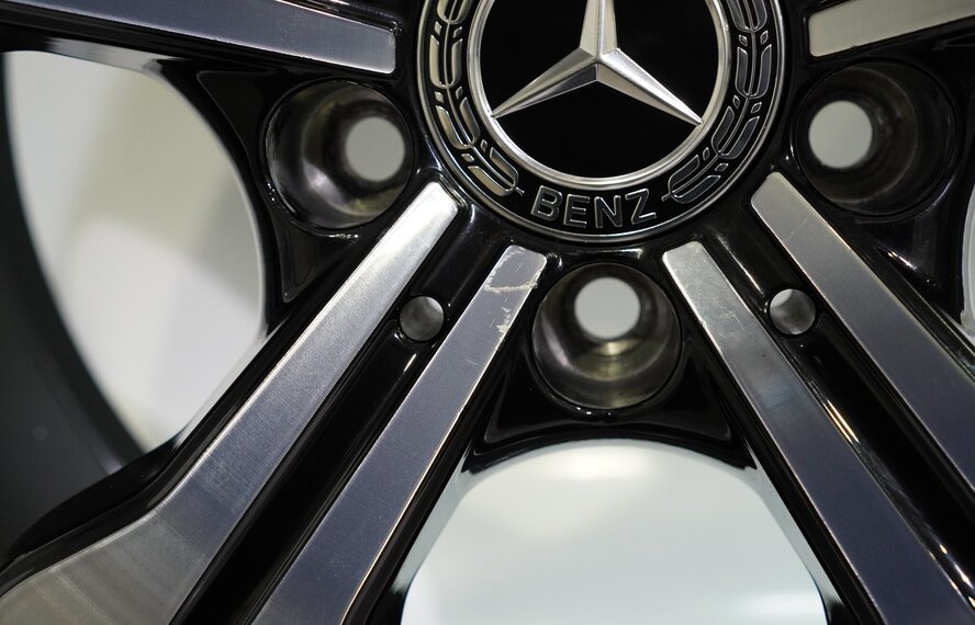 Mercedes Mercedes C-Klasse C206 S206 W206 18 Zoll Felgen Michelin Winterkompletträder Original