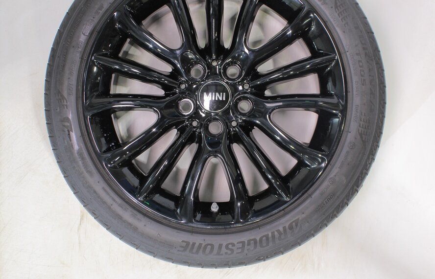 Mini Mini Clubman F54 519 17-Zoll-Felgen Bridgestone Sommerkompletträder Original