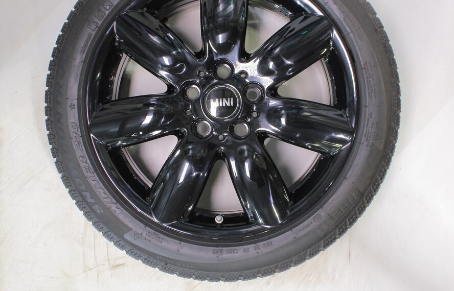 Mini Mini Clubman F54 528 17 Zoll Felgen Pirelli Winterkompletträder Original