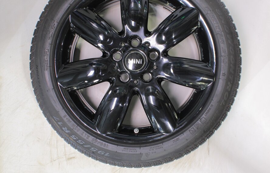 Mini Mini Clubman F54 528 17 Zoll Felgen Pirelli Winterkompletträder Original