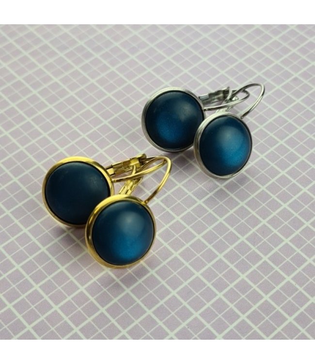 Silky Lyons Blue Dots