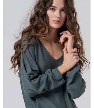 Surkana Japanese Sleeve Sweater With V Neck