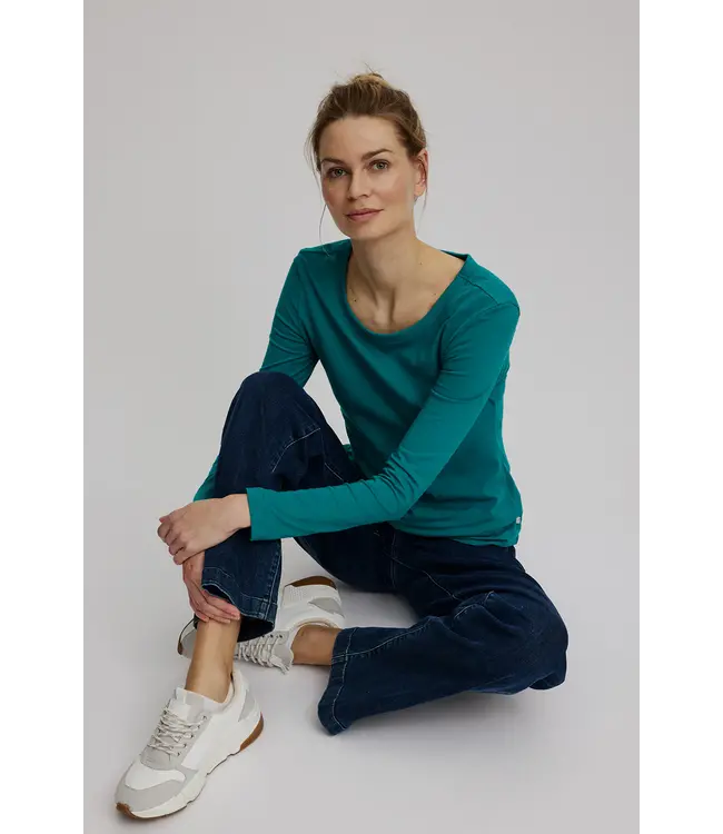 Loose basic shirt
