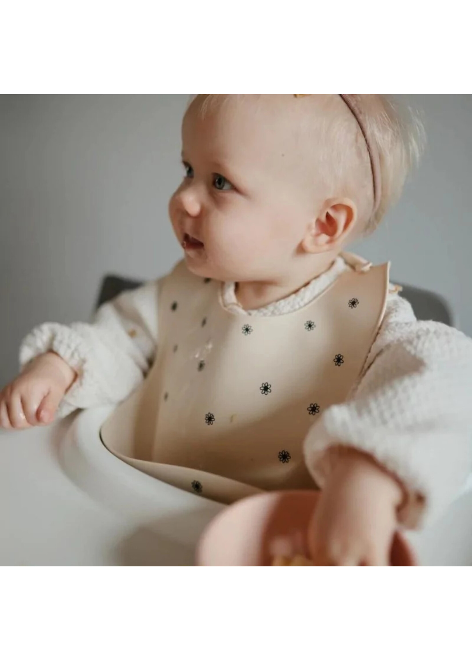 Mushie Mushie Silicone Bib Slabber Black Daisy