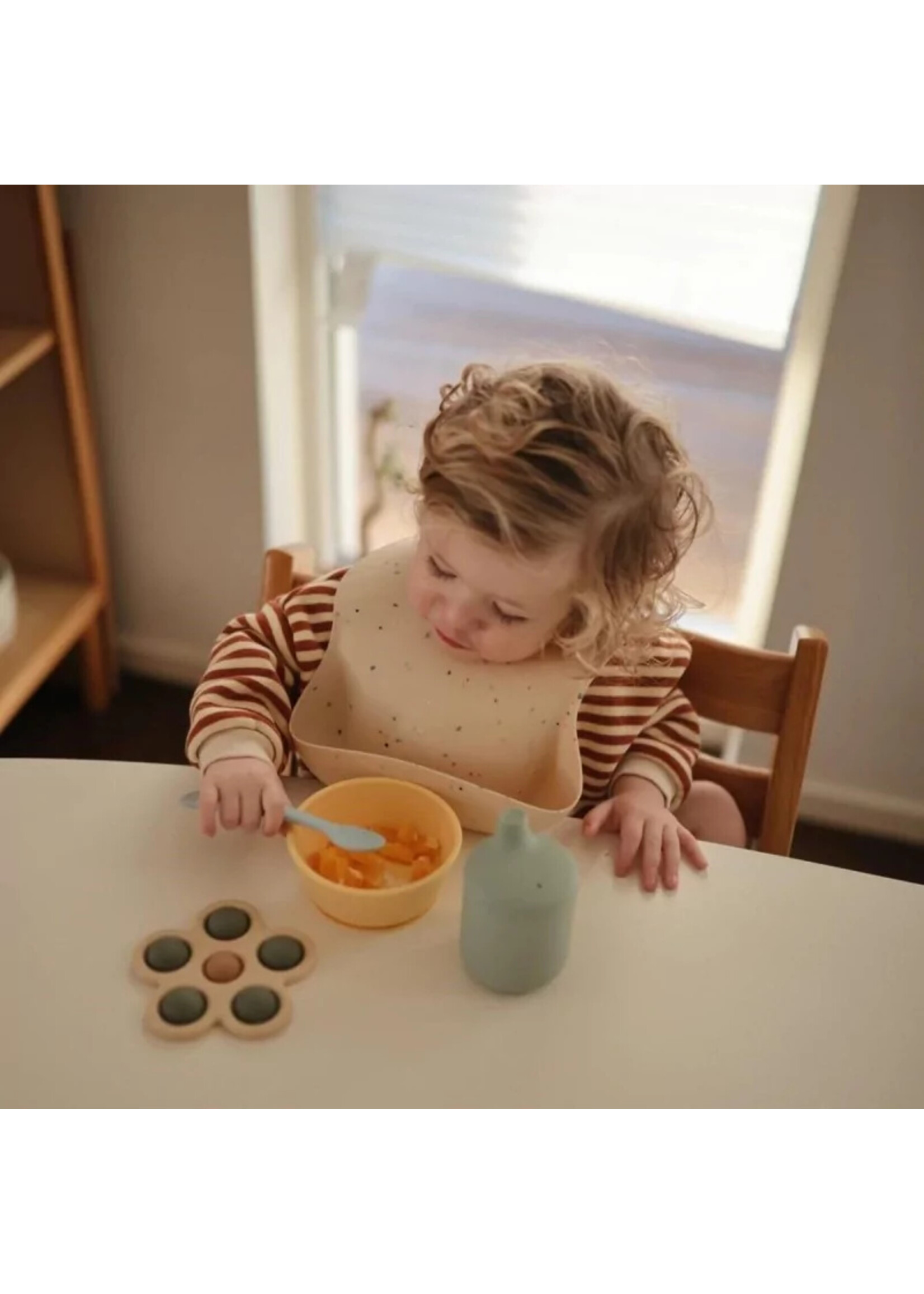 Mushie Mushie silicone bib vanille confetti