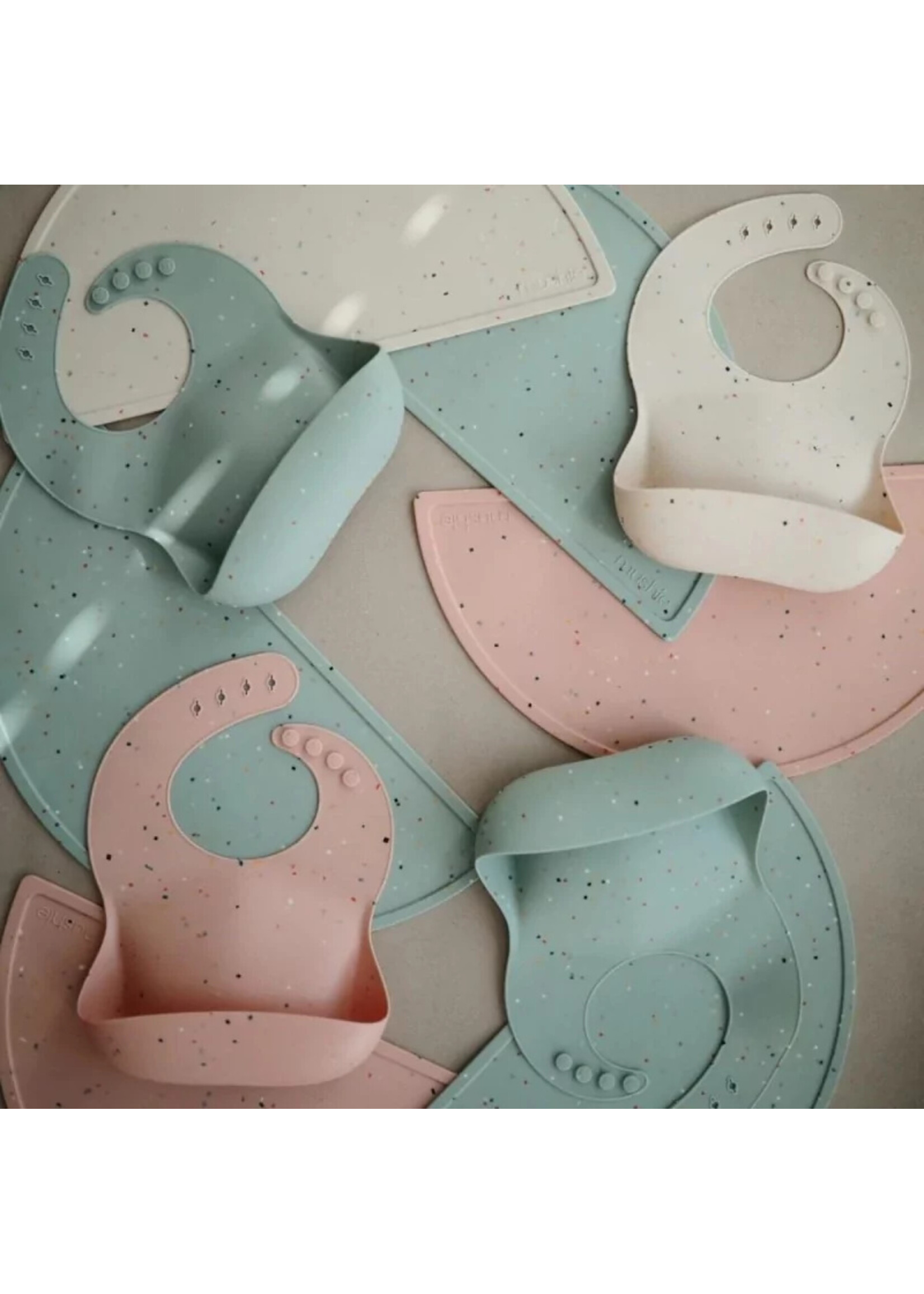 Mushie Mushie silicone bib vanille confetti