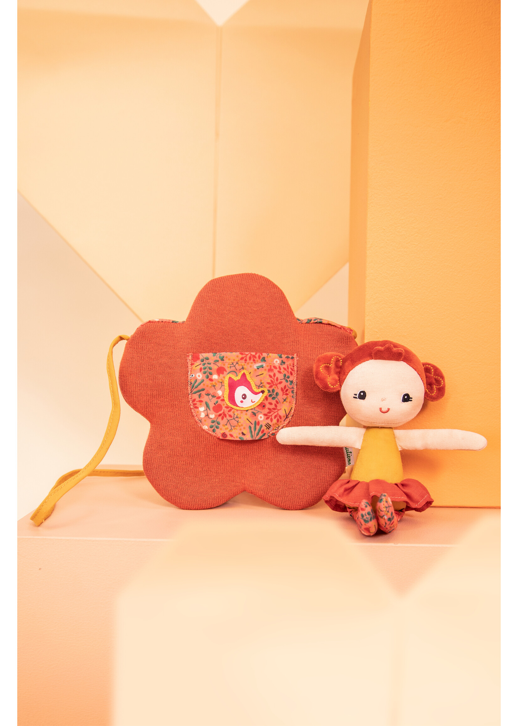 Lilliputiens Lilliputiens - Adele pop met bloedvormig tasje