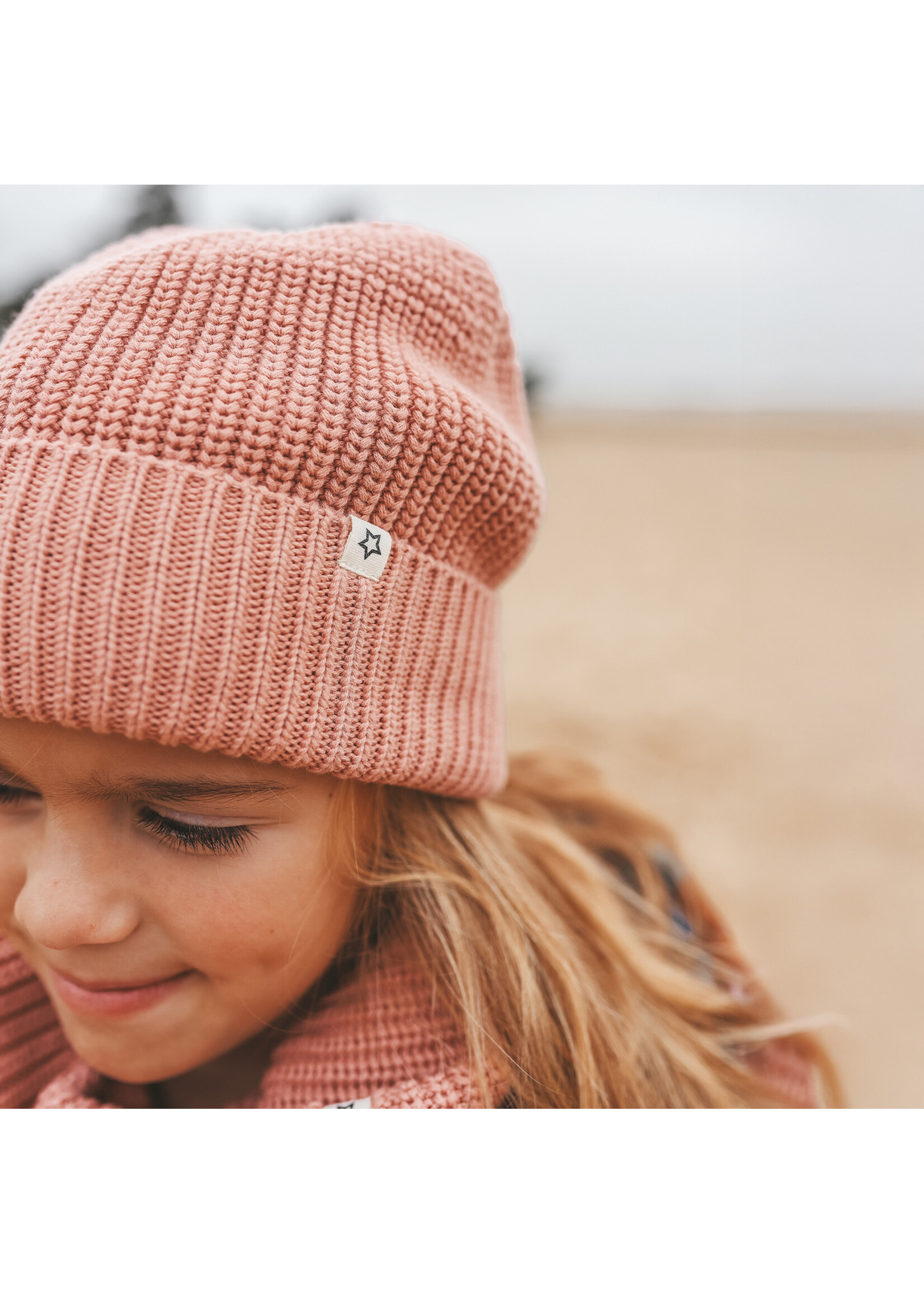 Your Wishes Knitted Hat / Rose Dawn