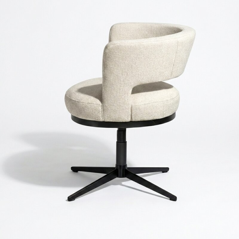 Linea stoel met zwarte poten