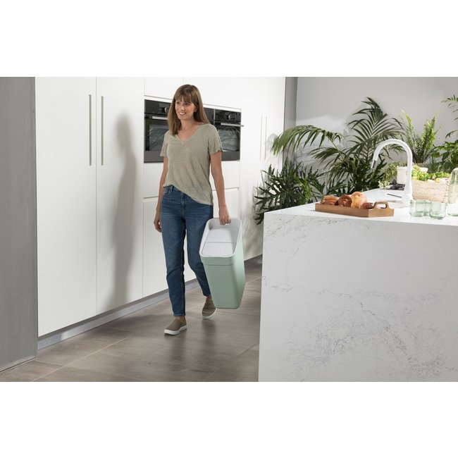 CURVER Poubelle de Tri 30L Ready To Collect - Avec Support Mural pour Mur ou Porte - Cuisine, Salle de Bain, Buanderie - 100% Recyclé -Blanc : .be: Cuisine et maison
